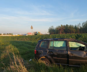 PILNE! Groźny wypadek na DK 42 w Wąchocku. Jedna osoba w szpitalu