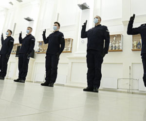 NOWI POLICJANCI w Lubelskiem. 49 funkcjonariuszy złożyło ślubowanie [ZDJĘCIA]