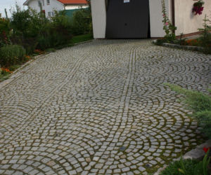 Podjazd do garazu
