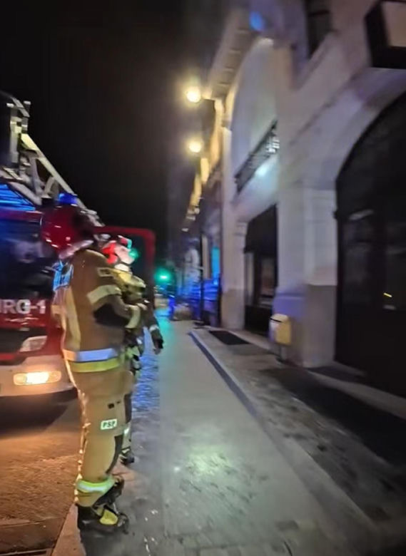 Pożar przy ul. Warszawskiej w Toruniu. Strażacy pokazali film z akcji. Wszystko widać!