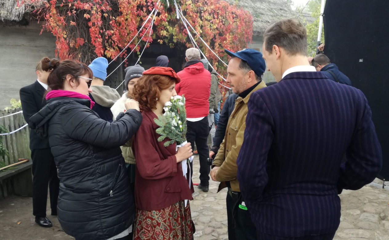 Z planu Stulecie Winnych 2 sezon odc. 24. Ania (Weronika Humaj), Michał (Stefan Pawłowski)