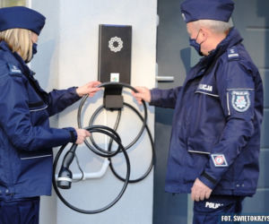 Radiowozy Kia e-Niro dla świętokrzyskich policjantów