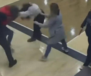 Bijatyka matek i ojców w katolickiej szkole! Ich dzieci patrzyły