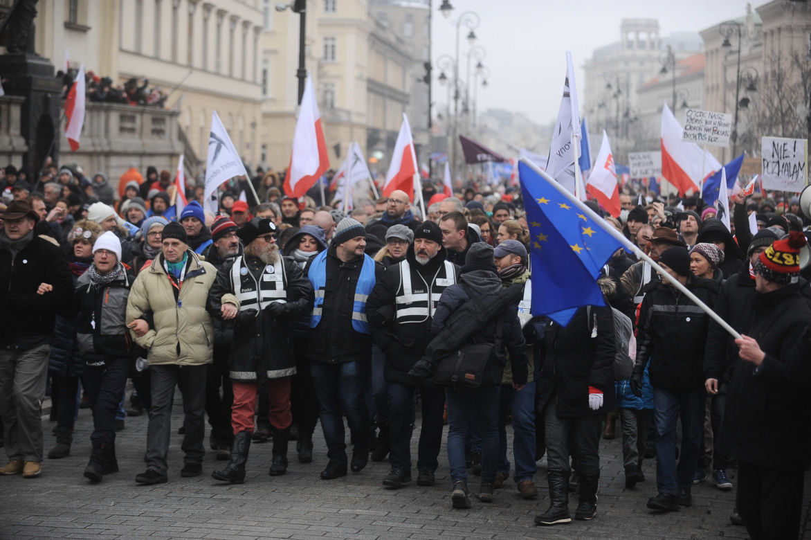 Marszałek-cenzor podpalił Polskę