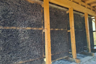 Ruszył sezon na tężni solankowej w Krynkach.  Mały Ciechocinek przyciąga turystów