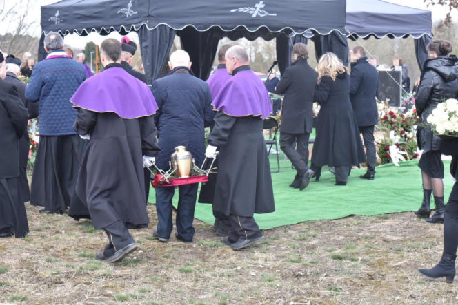 Tadeusz Rydzyk na pogrzebie wybitnego tenora pod Bydgoszczą