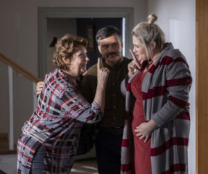 	W rytmie serca 6 sezon odc. 67. Szarek (Dariusz Toczek), Ewa (Elżbieta Romanowska), Liliana (Elżbieta Jarosik)