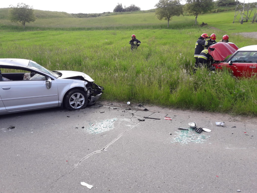 Nowy Sącz: Groźny wypadek na ulicy Juranda. Jedna osoba w szpitalu po zderzeniu trzech samochodów