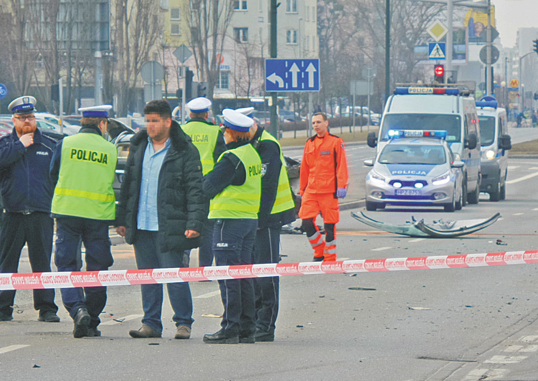 Arabska limuzyna zmiotła ojca z dzieckiem