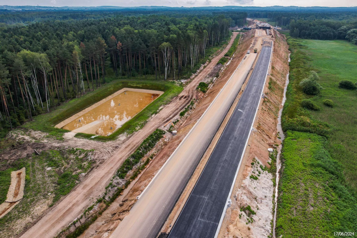 Plac budowy pierwszej części obwodnicy Zawiercia i Poręby w czerwcu 2024 r.