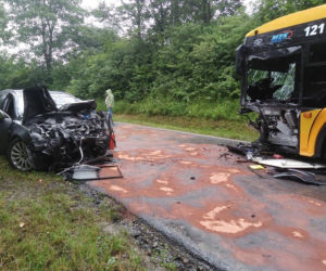 Wypadek w Kwiatonowicach! Zderzenie autobusu i osobówki