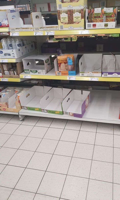 Białystok. Maseczki? "Nie ma i nie będzie". Ze sklepów znikają mydła w płynie