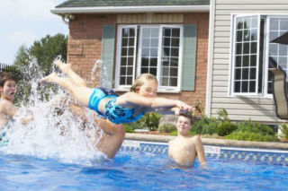 Basen w domu - co warto wiedzieć o budowie basenu