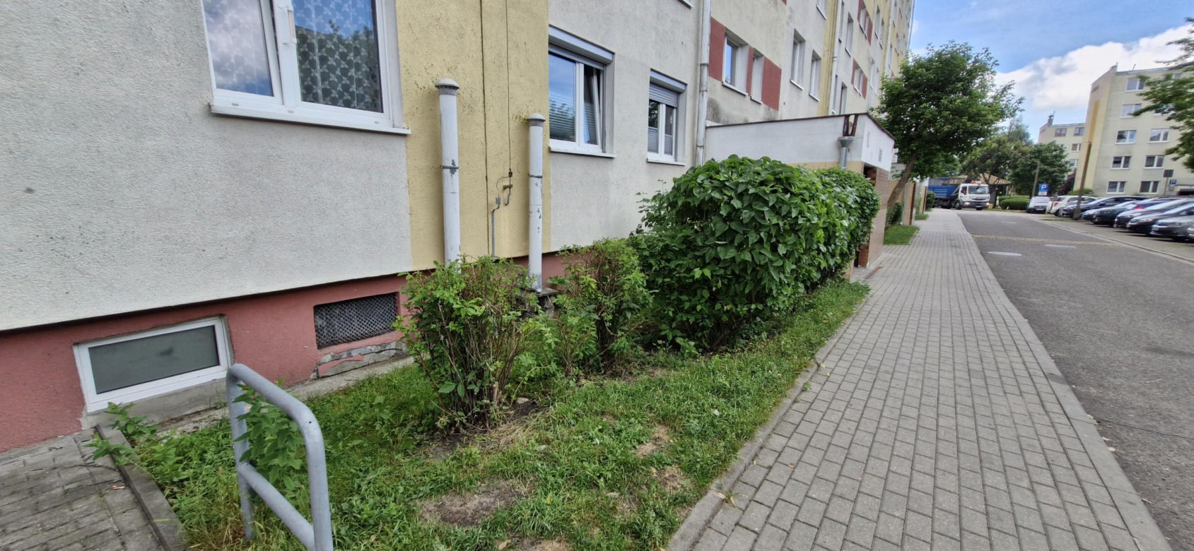 Zosia otworzyła okno na 11. piętrze. Pijana matka spała obok