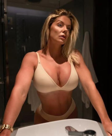 Mia Sand