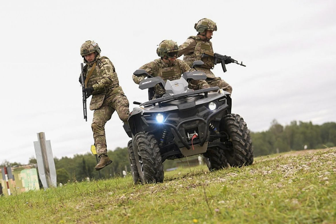Ćwiczenia Zapad 25 tuż za granicą
