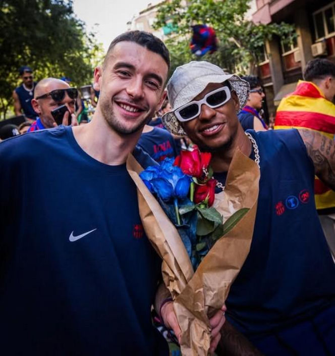Robert Lewandowski i Wojciech Szczęsny na fecie Barcelony