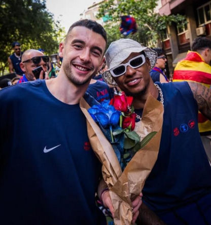 Robert Lewandowski i Wojciech Szczęsny na fecie Barcelony