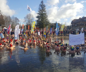 IX Dadajowy Zlot Morsów: Mikołajem możesz być cały rok 