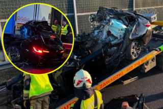 Drogowa tragedia pod Warszawą. Z auta został tylko wrak