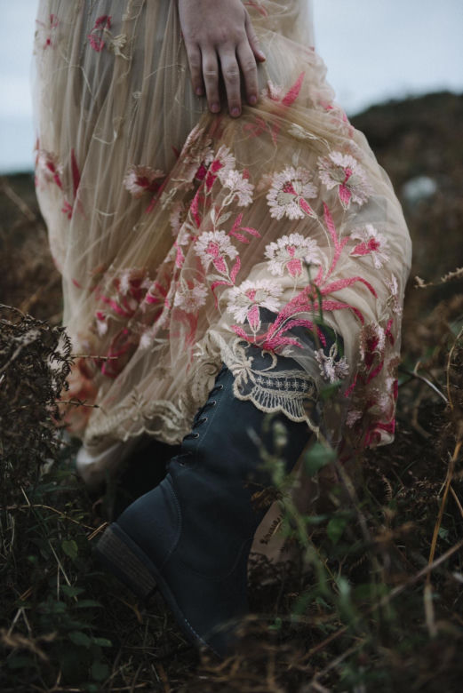 Boho to coś więcej niż styl w modzie. Poznaj jego zasady 
