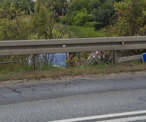 O krok od tragedii na ul. Kolbego! Auto przeleciało przez barierki!
