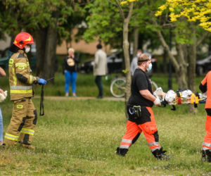 Dziewczynka wypadła z balkonu we Włocławku. Ojciec miał 1,7 promila