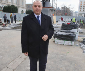 Kaczyński stanął na placu Piłsudskiego