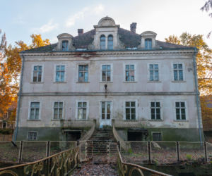 RUTKOWSKI KUPIŁ PAŁAC DLA SWOJEJ AGENCJI