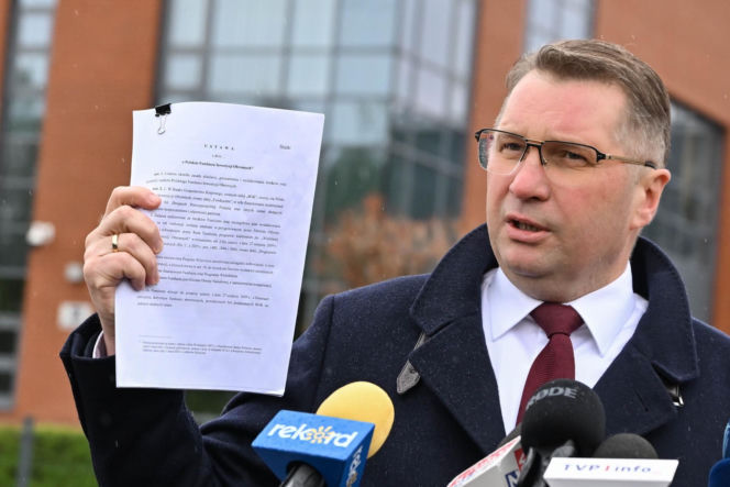 Konferencja prasowa przed Fabryką Broni "ŁUCZNIK"