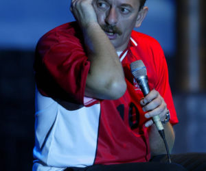 Marcin Daniec z włosami