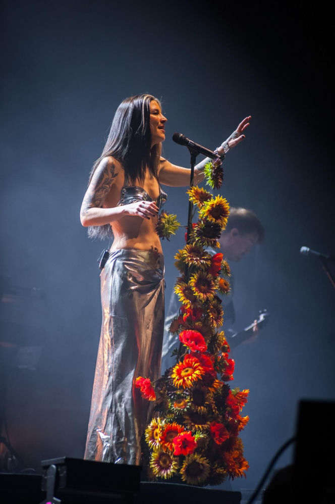 Misternie zaplanowane wizualne widowisko – Epica, Amaranthe i Charlotte Wessels zagrali w Warszawie [RELACJA]