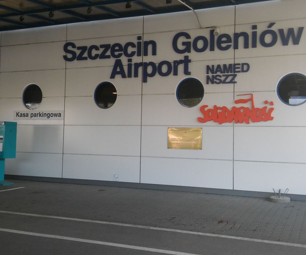 EWAKUACJA PASAŻERÓW z lotniska Szczecin Goleniów! Alarm i interwencja służb