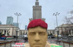 Gigantyczna rzeźba Maty wyrosła w centrum Warszawy. PKiN opanowany przez fanów