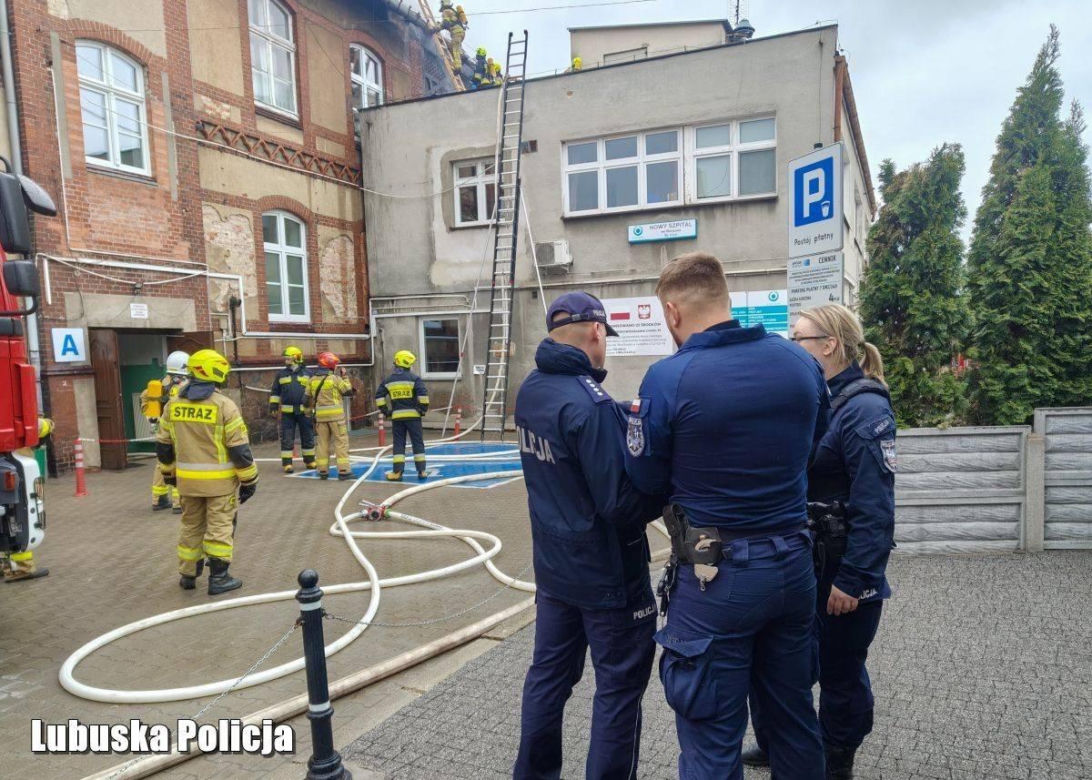 Pożar w szpitalu we Wschowie. Na miejscu pracują służby [ZDJĘCIA]