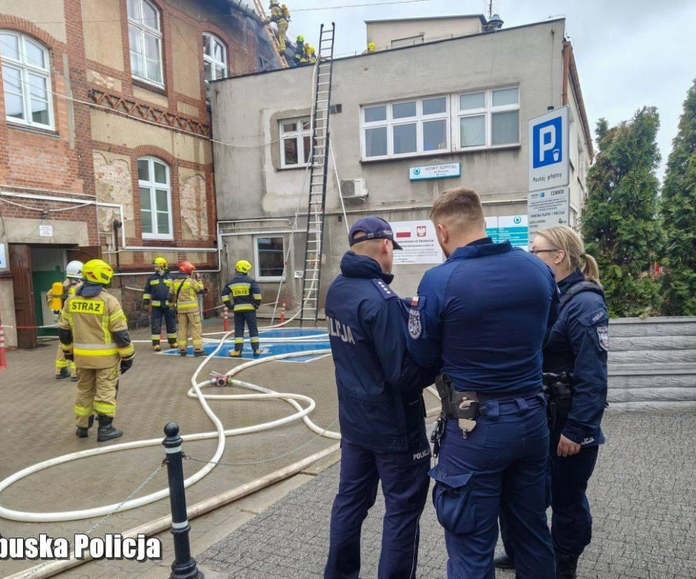 Pożar w szpitalu we Wschowie. Na miejscu pracują służby [ZDJĘCIA]