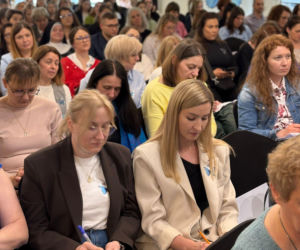 Świat Niebieskich Motyli w Starachowicach. Jak IV Ogólnopolska Konferencja zmienia rzeczywistość osób w spektrum autyzmu