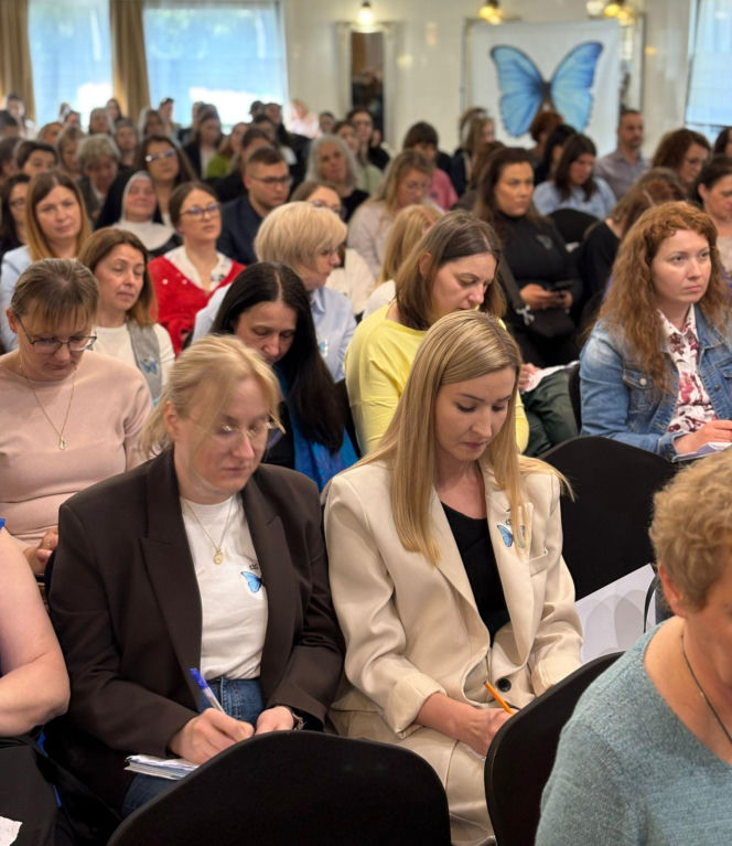 Świat Niebieskich Motyli w Starachowicach. Jak IV Ogólnopolska Konferencja zmienia rzeczywistość osób w spektrum autyzmu