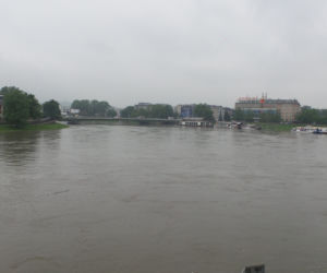 Powódź w Krakowie 24.05.2019: Fala kulminacyjna na Wiśle: zalane bulwary, okropny widok