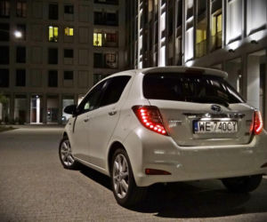 Toyota Yaris Hybrid 100