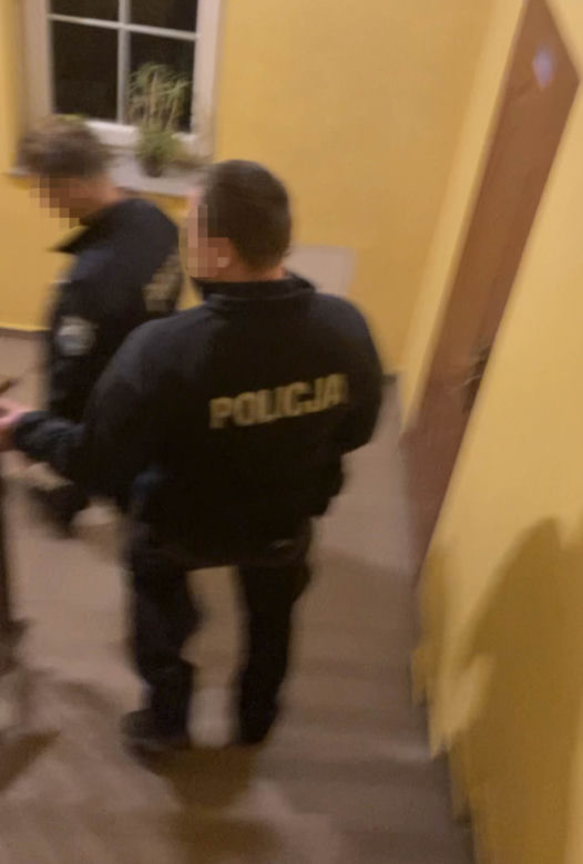 Wylądował w celi, bo chciał zobaczyć dzieci