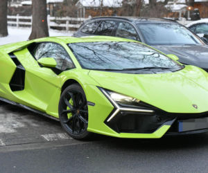 Klaudia Halejcio, mąż jej otworzył auto za całusa