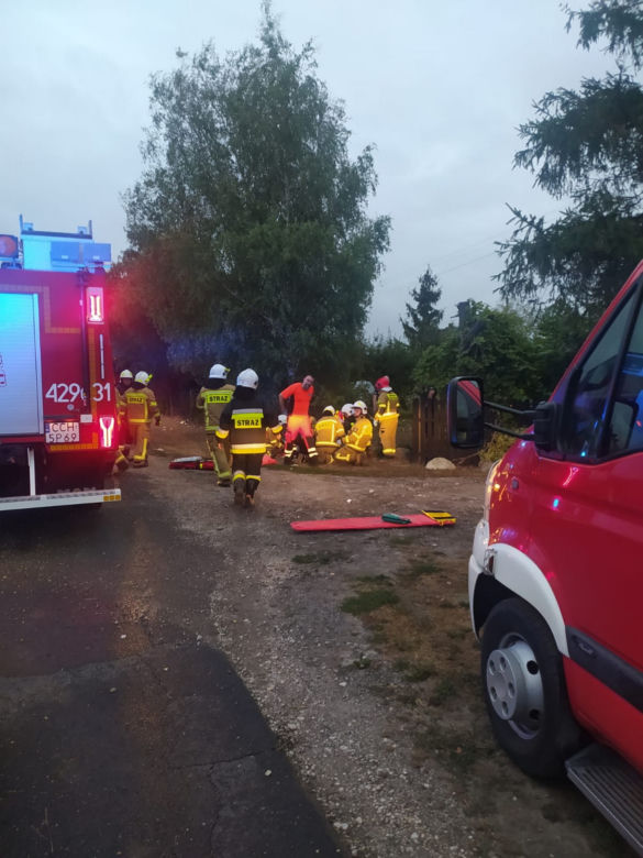 Karol zginął w wypadku, a jego kolega przeżył, bo wypadł z samochodu
