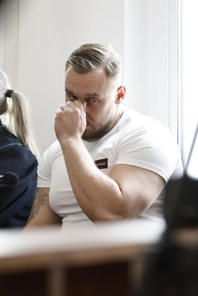 „Zamówili dwie butelki wódki i lemoniadę”. Kelner ujawnia, co działo się przed tragedią na Trasie Łazienkowskiej