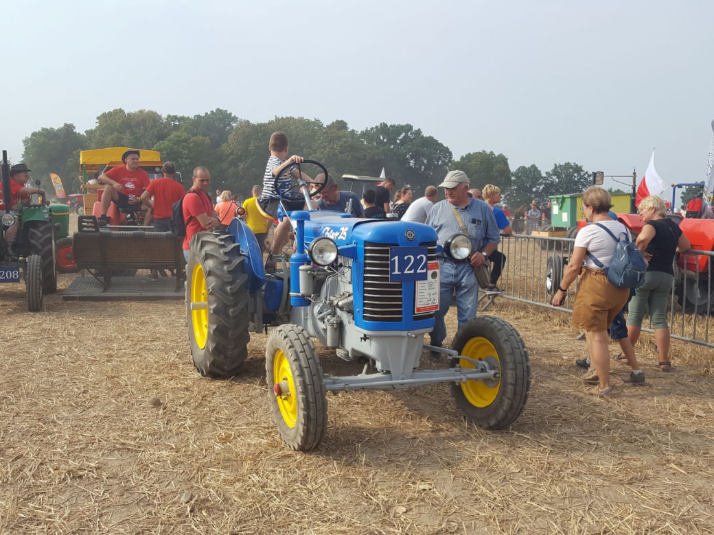 Wilkowice opanowały w weekend ciągniki i maszyny rolnicze