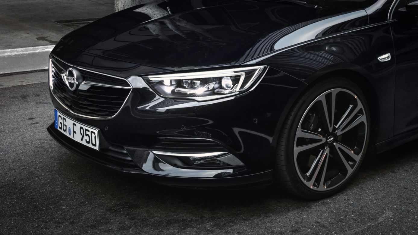 Matrycowe reflektory IntelliLux LED w samochodach marki Opel