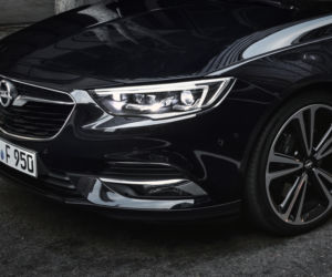 Matrycowe reflektory IntelliLux LED w samochodach marki Opel