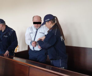 Związał księdza i zakleił mu usta. Zabił dla pieniędzy z kolędy. Tomasz J. Przed sądem