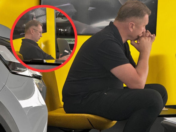 Tak Przemysław Czarnek dba o żonę! Zabrał jej auto do przeglądu [FOTO]