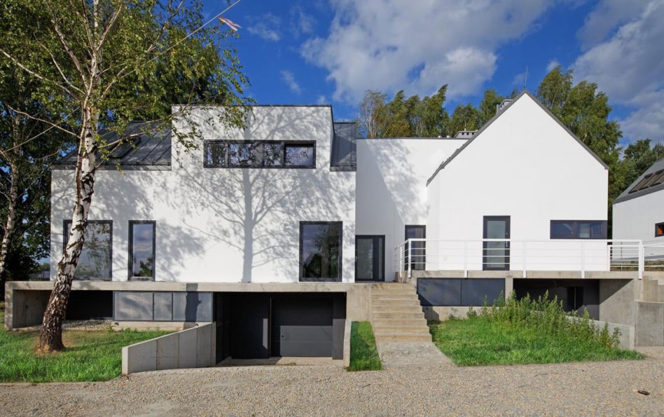 V4 Family Houses 2015